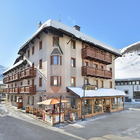 Hotel Compagnoni Livigno Exterior photo