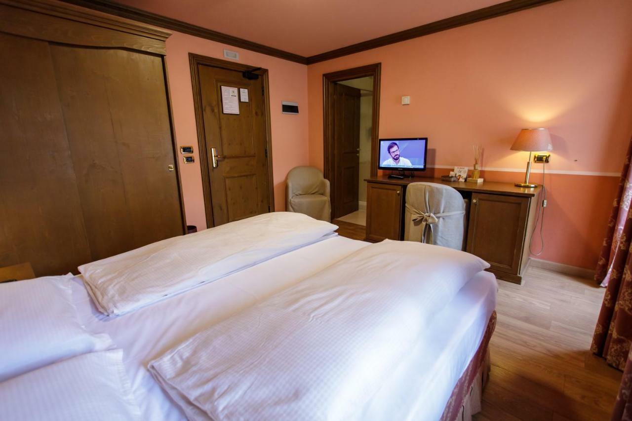 Hotel Compagnoni Livigno Exterior photo